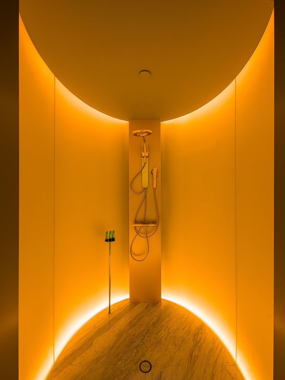 未来感十足的工业风酒店装修设计——YIN Hotel(图12)
